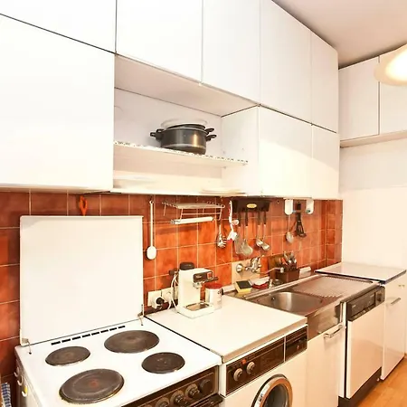Apartment 1bd Perfect Location *