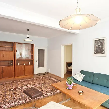 1bd Perfect Location Apartment